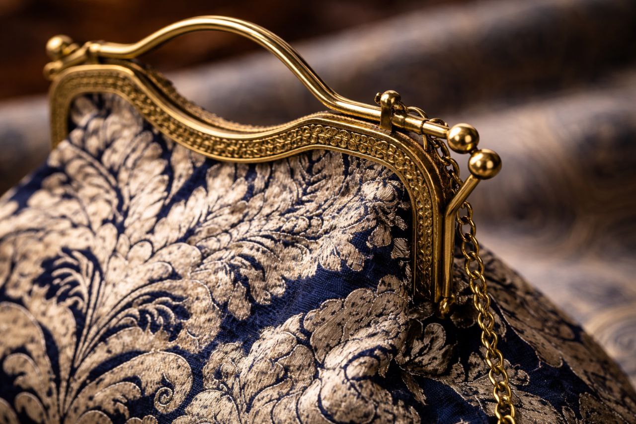 Kiss-Lock Bags: The History of Vintage Frame Handbags